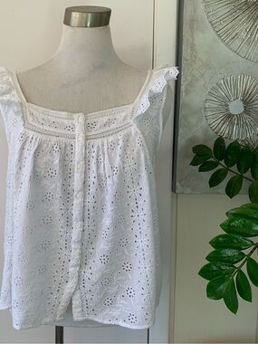 NWT Jennifer &Grace 100% white eyelet viscose top size L